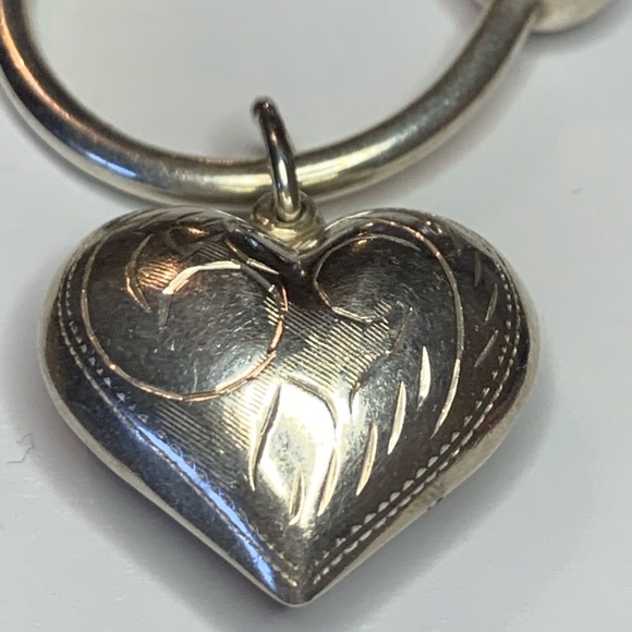 Elegant Silver Heart Pendant keychain holder with screw off ball. Marked/tested - Picture 2 of 7